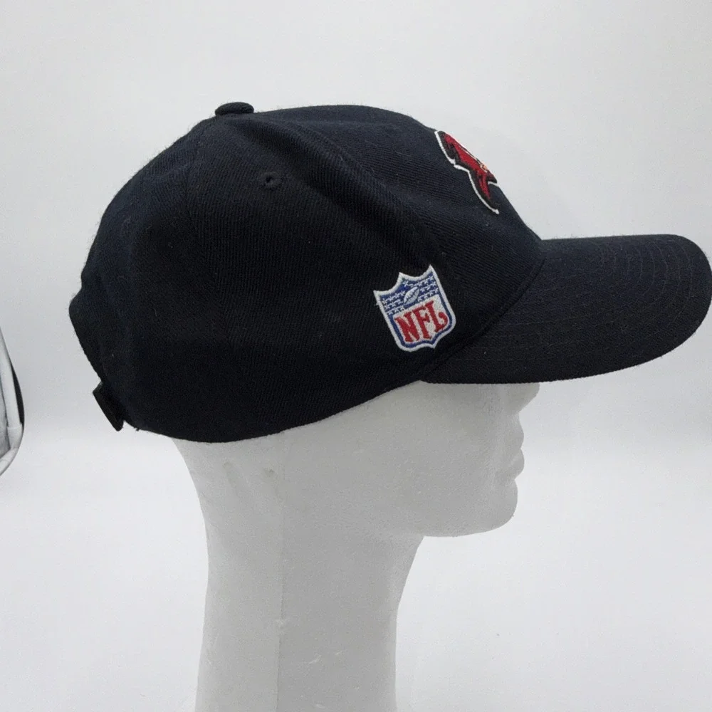 Tampa Bay Buccaneers NFL Reebok Team Apparel Black Adjustable Hat‎ Cap On Field